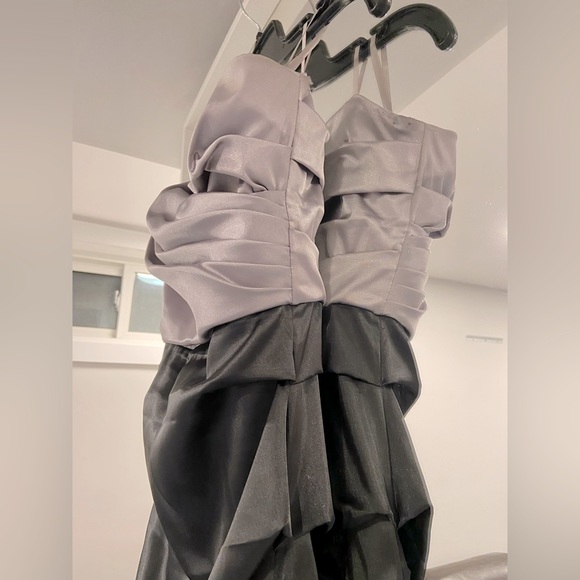 Le Chateau Black and grey/ silver cocktail party dress - Picture 4 of 5